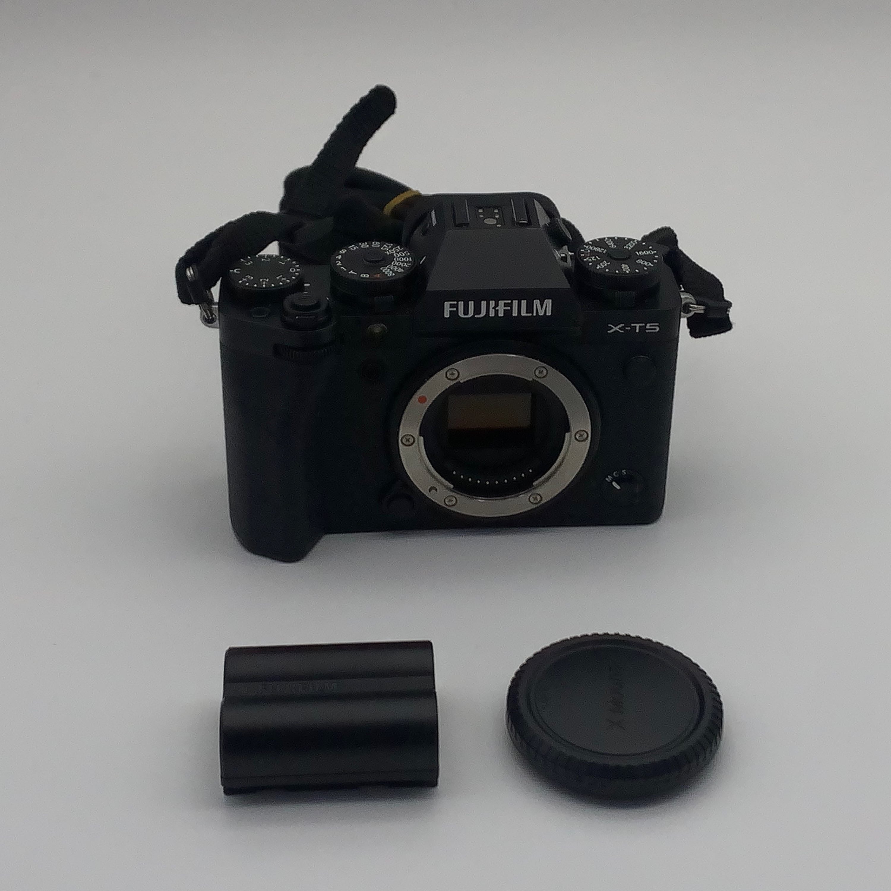 Used Fujifilm X-T5 Mirrorless Camera Body, Black