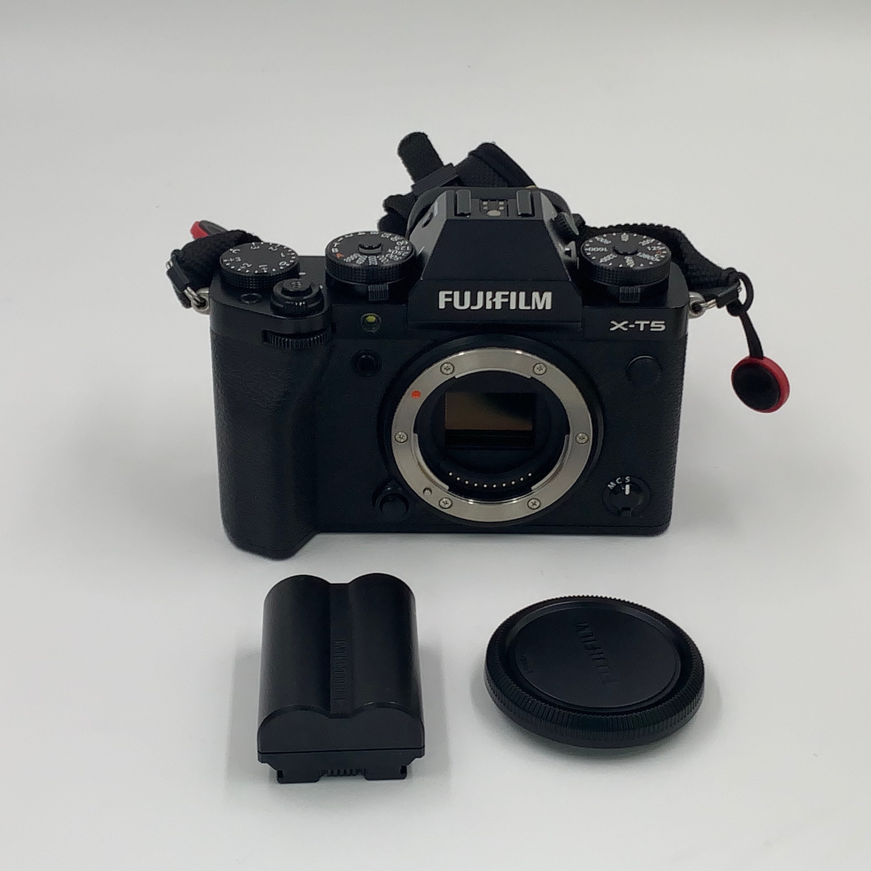 Used Fujifilm X-T5 Mirrorless Camera Body, Black