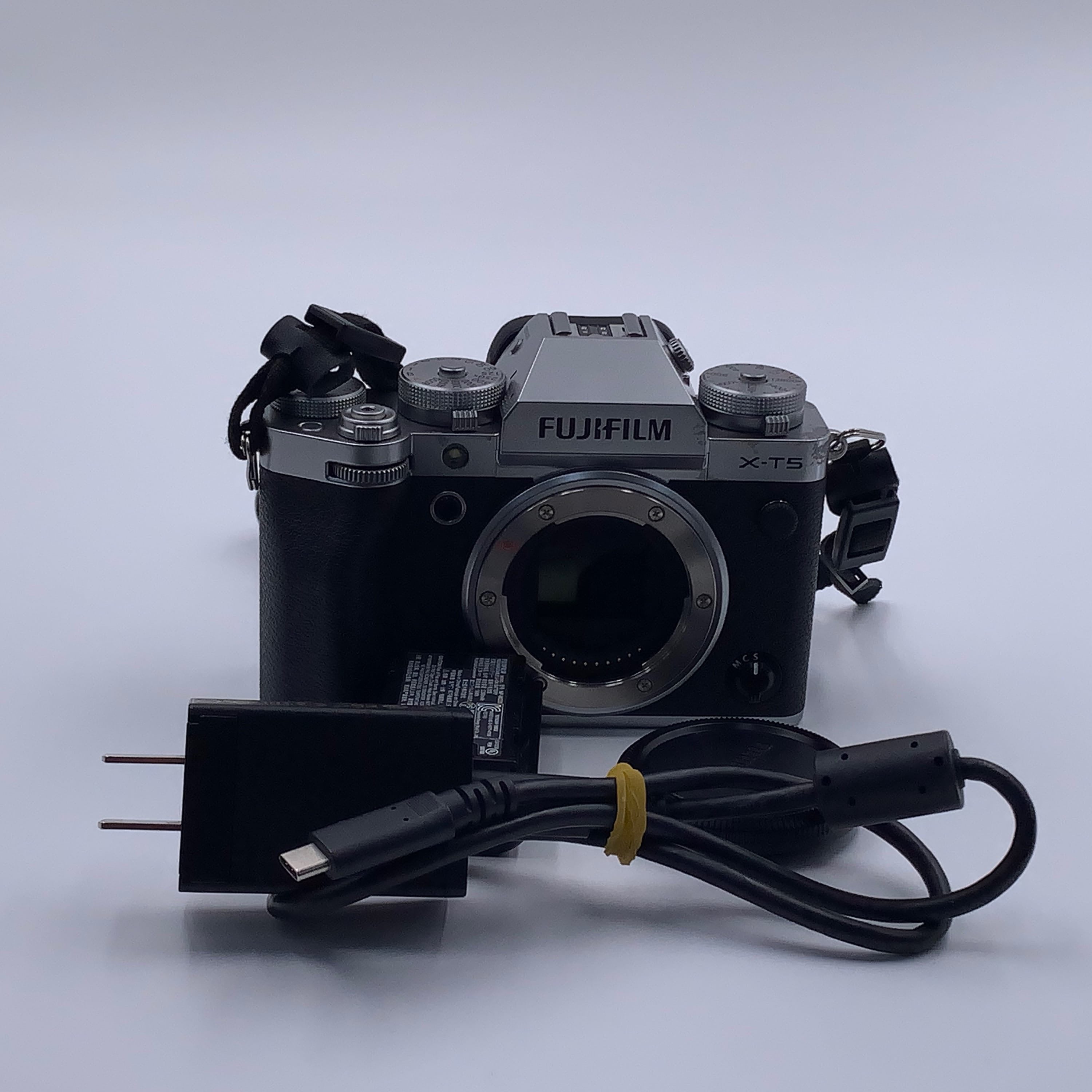 Used Fujifilm X-T5 Mirrorless Camera Body, Silver