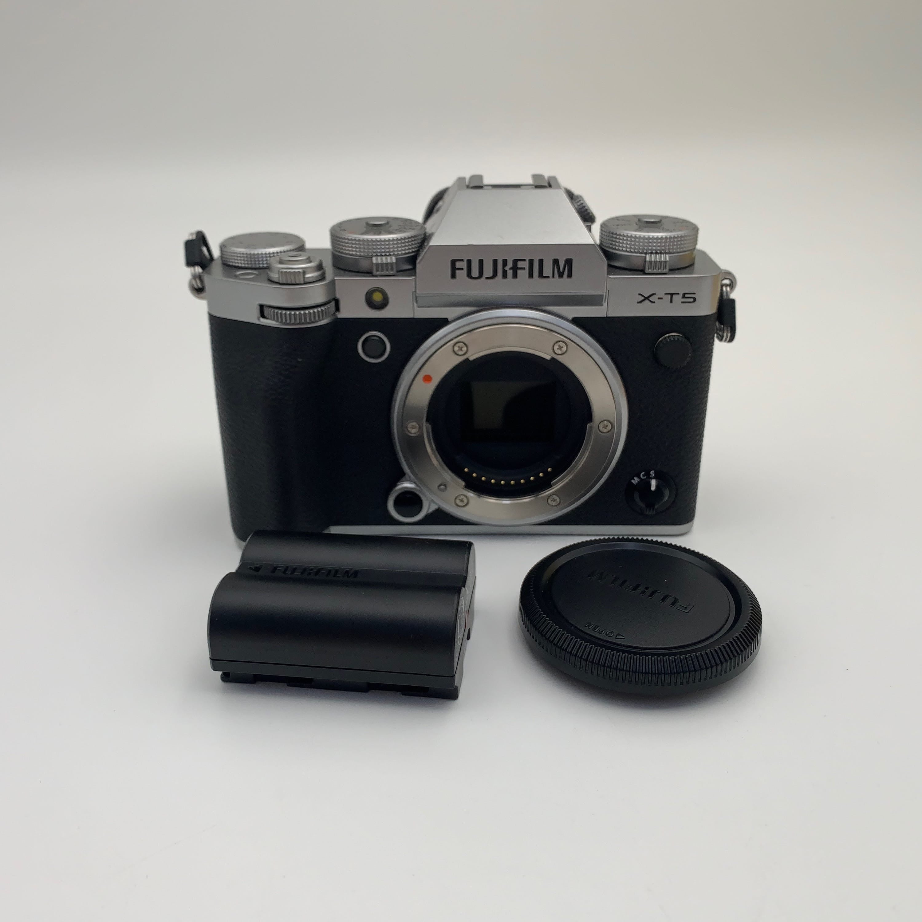 Used Fujifilm X-T5 Mirrorless Camera Body, Silver